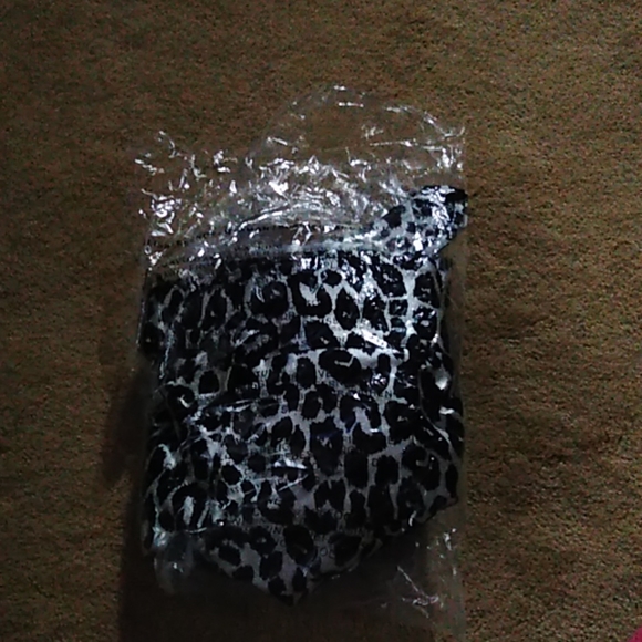Silver Cheetahprint Mini Skirt - Picture 4 of 4